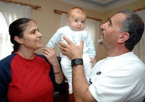 Süreyya Ayhan'dan bebeğine söz