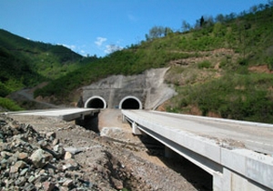 7 Tepeye 7 Tünel...