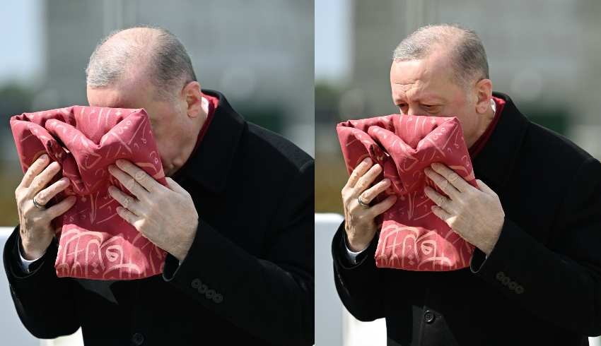 1893'te Katar'dan İngiltere'ye kaçırılmıştı! Osmanlı Sancağı Erdoğan'a takdim edildi