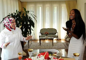 Naomi, Emine Hanımdan ne istedi