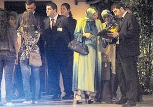 İstanbul'u gezdi, Reina'ya giremedi