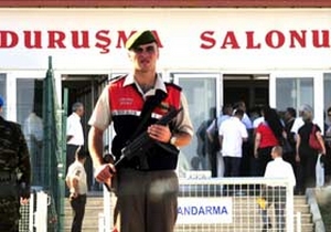 Mahkemeyi cin çarptı