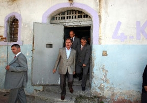 Bakan Günay, cezaevinde Nâzım Hikmet şiiri okudu