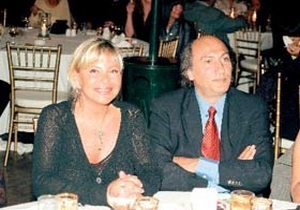 Sema Çelebi adamın kaşını patlattı