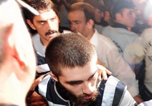Mesajlar çıldırttı, başını kestim