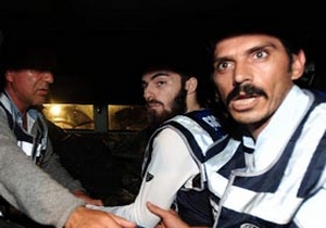 Mesajlar yüzünden Münevver'i kesmiş
