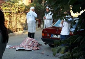 Otomobille yol kesip öldürdüler