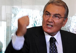 Deniz Baykal, istifa etti, helâllik istedi