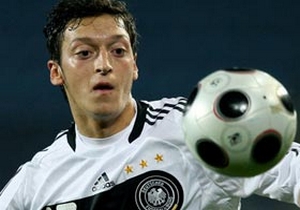 Real Madrid'e transfer olan Mesut Özil oruç tutuyor mu?