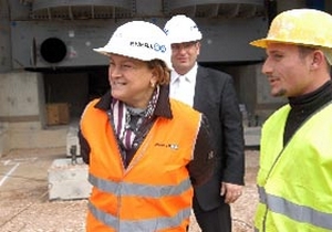 Güler Sabancı, şantiyede