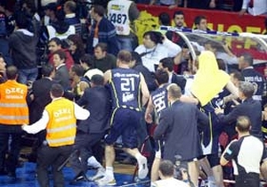 Olaylı derbiyi kim kazandı?
