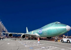 Göklerin yeni jumbosu Boeing 747-8'in ilk fotoğrafı