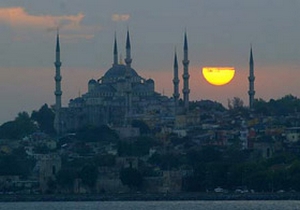 İstanbul'a 15 ayda 45 milyar dolar gelecek