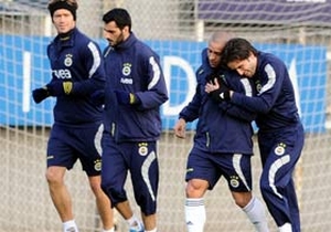 Fenerbahçe antrenmanına 6 futbolcu katılmadı
