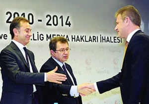 Mahmut Özgener bir takım elbise ve bir yemek kazandı...