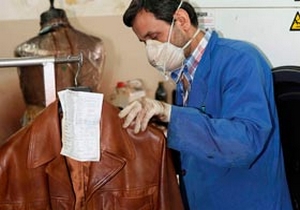 Derimod, topladığı 5 bin deri ceketi Kızılay'a verdi