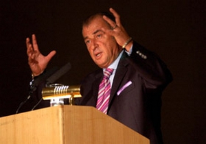 Terim siyasete atılıyor