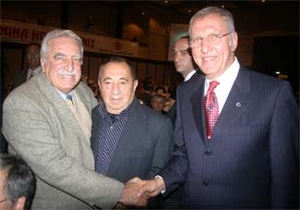 Yalçıntaş'a şükran plaketi