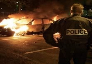 Paris'te öfke dinmiyor
