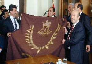 Vatandaş Unakıtan'a simit ikram etti