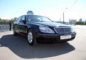 Mercedes-Benz'den yeni zırhlı otomobil