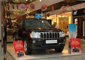 Akmerkez'in Yılbaşı hediyesi 4*4 Jeep