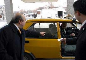 Unakıtan'ın aracı trafiğe takılınca