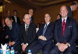 Sezer'den kayıtdışına havuzlu yorum
