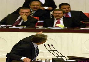 Erdoğan ile Baykal aşıklar gibi atıştılar
