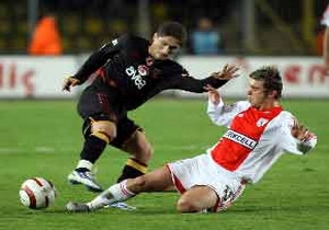 Samsun'u yenen Galatarsaray liderliğe otuurdu