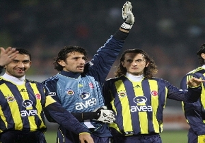 Borsacılar kupayı Fenerbahçe'ye verdi