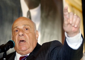 Denktaş ölümden döndü