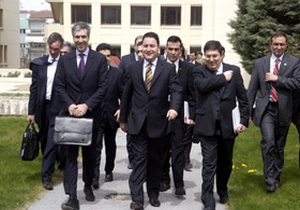‘Daha da gelmem’ diyen AKP yeniden Davos yolcusu