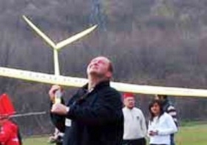 Koç, planörle Türkiye'yi tanıtacak