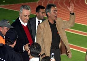 Galatasaray renklerini kaptırdı
