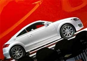 Otomobile zam yolda