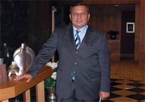 Özdilek, Levent'e ilk kazmayı vurdu