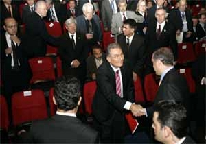 Küskünler zoraki tokalaştı