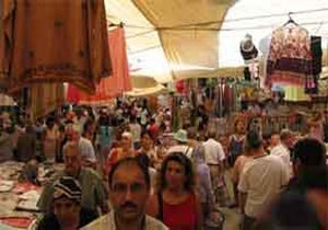 Türkler alışverişte indirimi seviyor