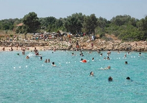 Beş yıldızlın tatil fiyatı 82 sterline düştü sahiller İngiliz işsiz doldu