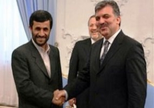 Gül, Ahmedinejad'la görüştü