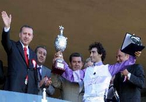 Başbakanlık Kupası Koşusu'nu, Champs to Champs kazandı