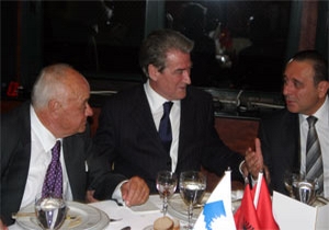 Berişa, Enka'nın açılışına katıldı