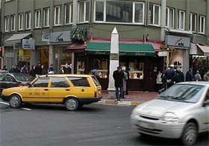 Motorlu araçlarda yayalar için güvenlik önlemi