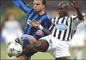 Stephen Appiah artık Fenerli
