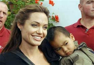Ve Angelina dış politikaya el atıyor