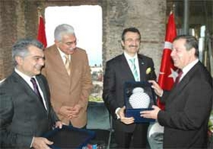 Tüzmen'le Satıcı, Mısır Başbakanı'yla görüştü