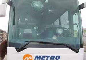 Metro Turizm otobüsü kurşunlandı