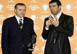 Hakan Şükür siyasete girecek mi?