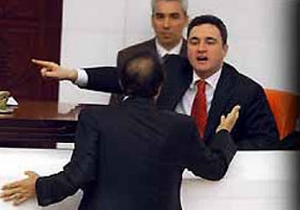 Mecliste küfürlü kavga